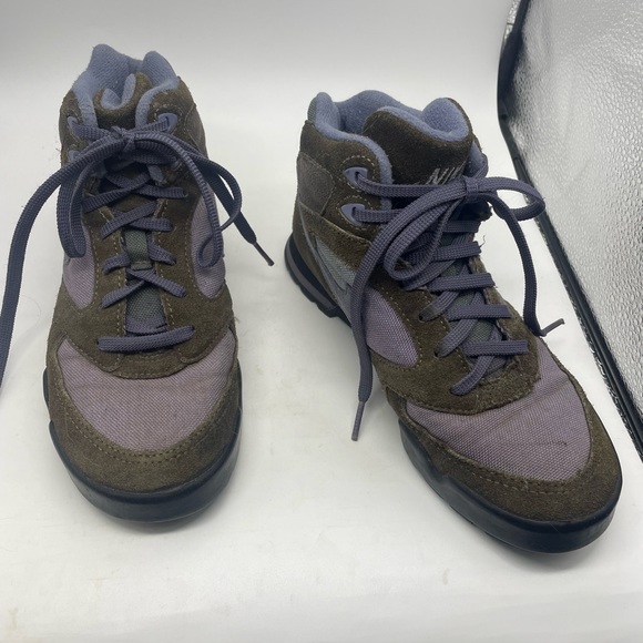 90s Nike Hightop Hiking Boots Sneakers Purple Gray leather Womens Size 6 Caldera - Picture 2 of 13